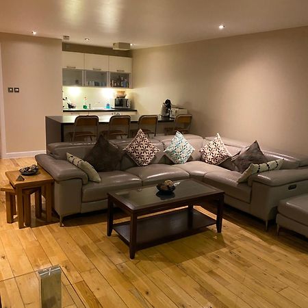 City Centre 2 Bedroom Apartment, Secure Parking. 글라스고 외부 사진