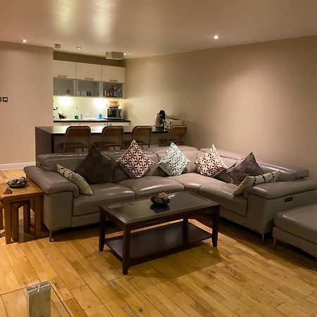 City Centre 2 Bedroom Apartment, Secure Parking. 글라스고 외부 사진